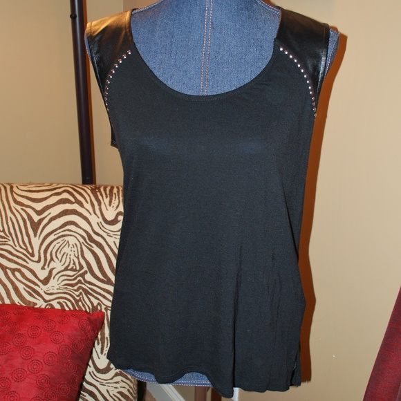EUC Rock and Republic sleeveless Top - Picture 1 of 5